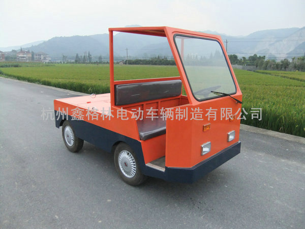 1-5噸半封閉式電動(dòng)牽引車.jpg 1-5噸半封閉式電動(dòng)牽引車.jpg